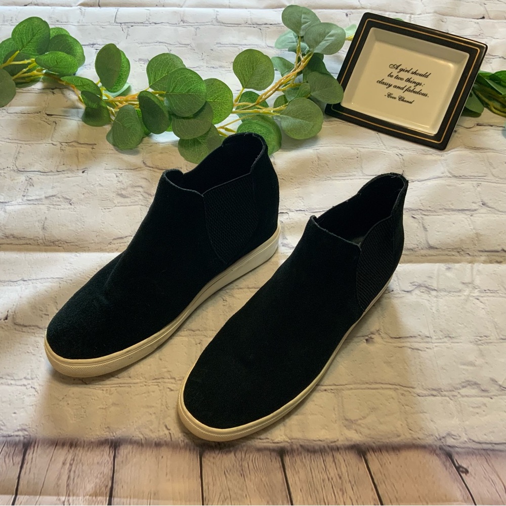 STEVE MADDEN WEDGE HIGHTOP SNEAKERS